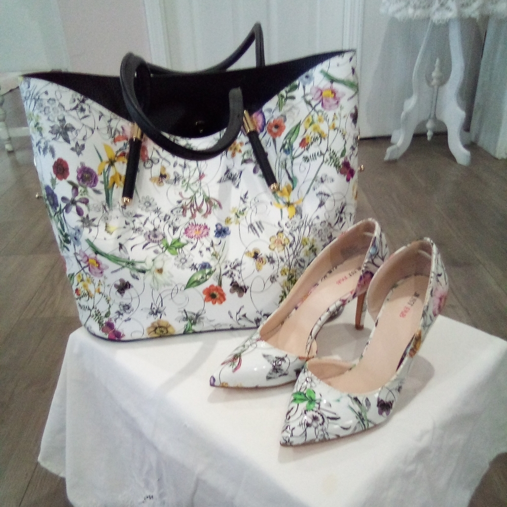 Just fab heels and matching Tote